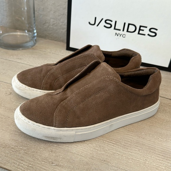J/SLIDES Taupe Suede Slip-On Luv Sneaker size 9M - Picture 1 of 10